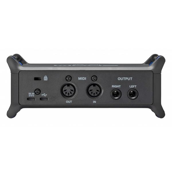 Zoom UAC-232 USB Audio Interface mit Kopfhörer