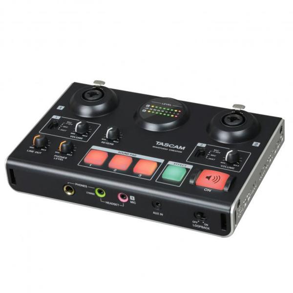 Tascam US-42B MiniStudio Creator  mit Kopfhörer