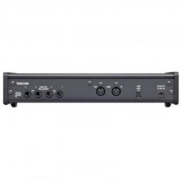 Tascam US-4x4HR Audio-Midi-Interface mit Kopfhörer