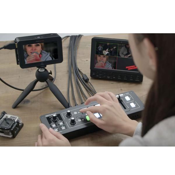 Roland HDMI-Video-Switcher V-1HD mit Kopfhörer