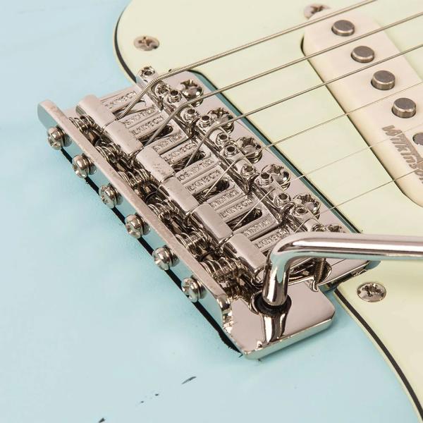 Vintage E-Gitarre V6MRLB Icon Distressed Blue mit Tasche und Kabel