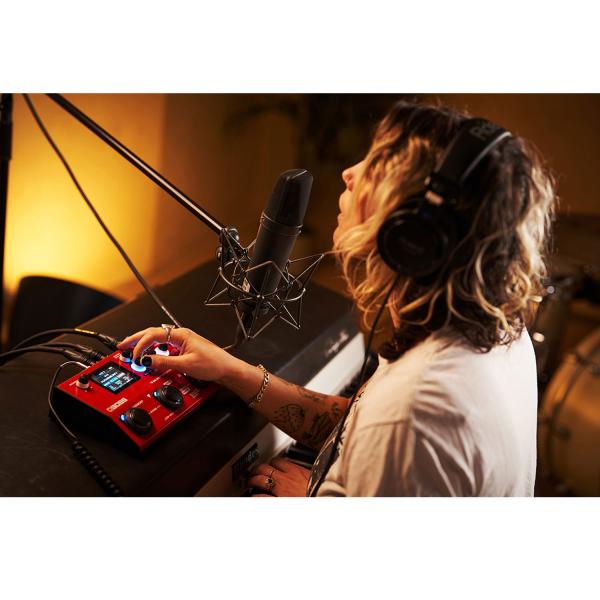 Boss VE-22 Multi-Effektgerät für Gesang mit XLR-Kabel