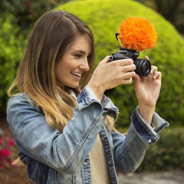 Rode Videomic Me-L mit Windschutz Orange mit Tuch