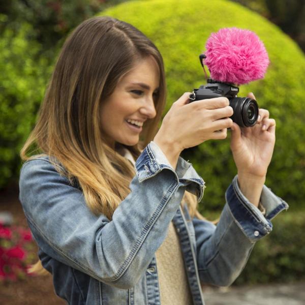 Rode Videomic Me-L mit Windschutz Pink mit Tuch